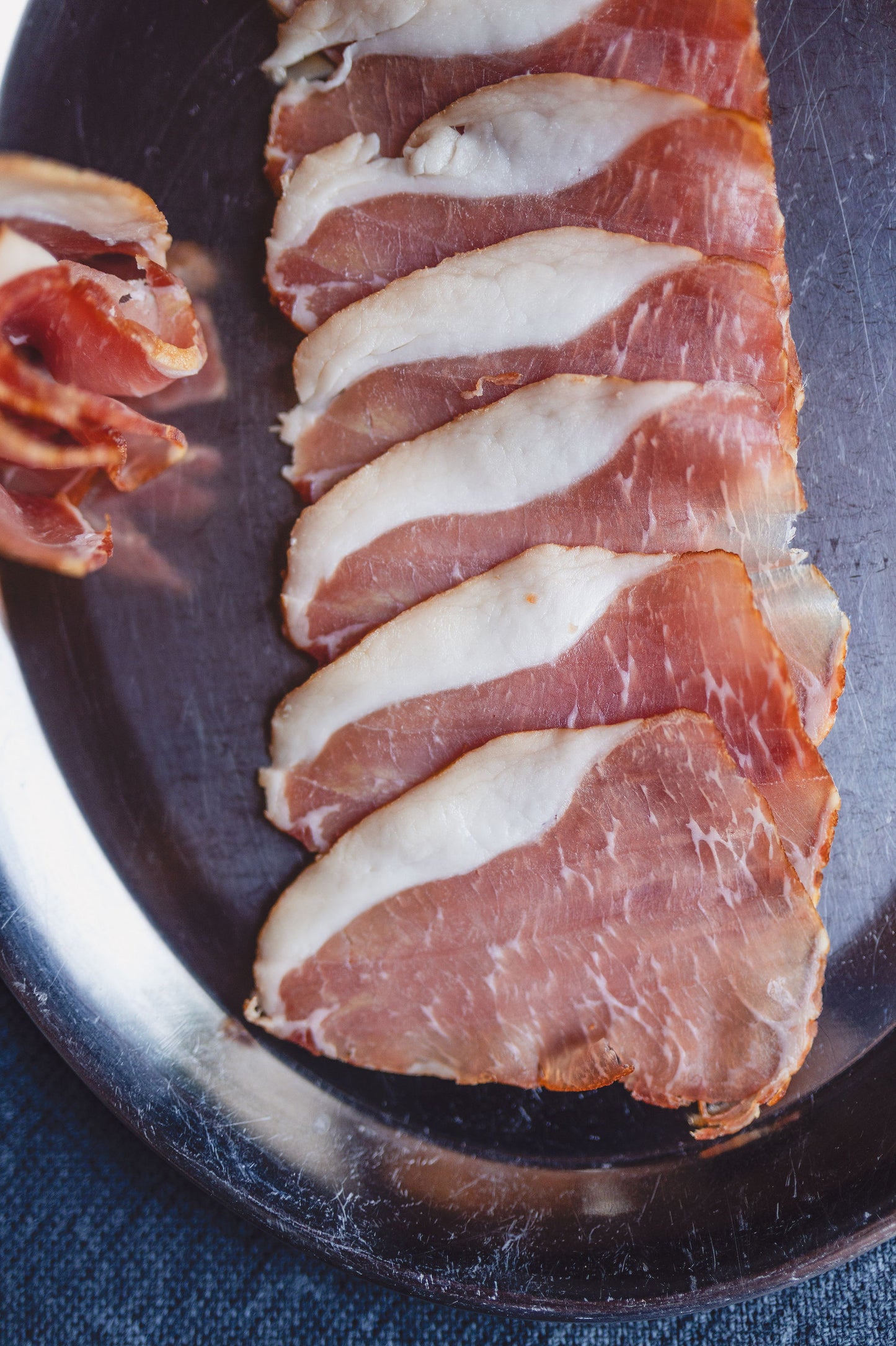 Lachsschinken vom Bio-Apfelschwein